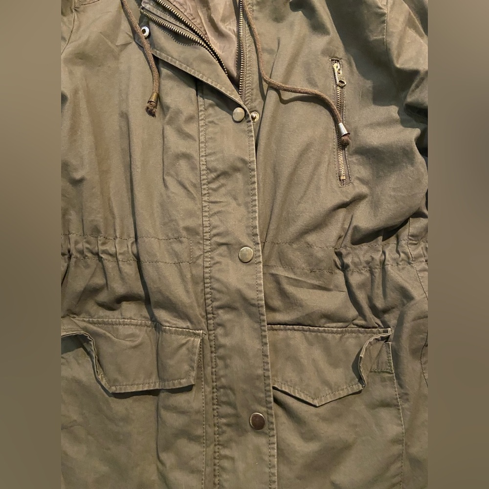 Adjustable Utility Jacket - Picture 8 of 10